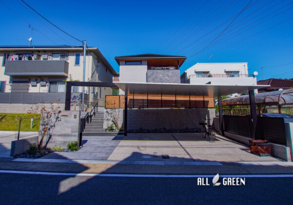 名古屋市緑区　延長したカーポートがかっこいい！！シンプルモダンなオープン外構